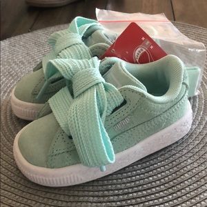 Turquoise pumas size 4 toddler